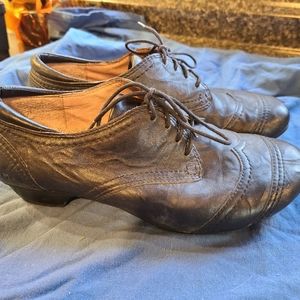 Taos Jive 2 Black Women’s Oxford, size 9